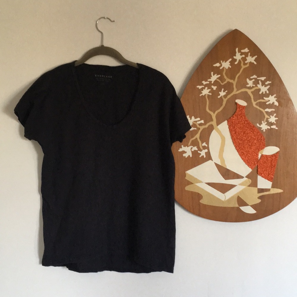 Everlane u-neck t-shirt